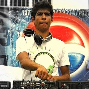 Essential Mix On Megapolis FM Zil sesi İndir Bedava